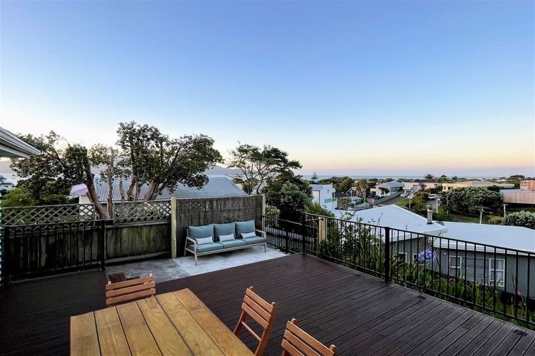 Photo of property in 15 Arthur Street, Paraparaumu Beach, Paraparaumu, 5032