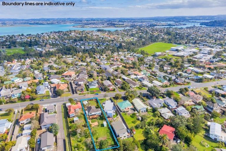 Photo of property in 65 Birkdale Road, Birkdale, Auckland, 0626