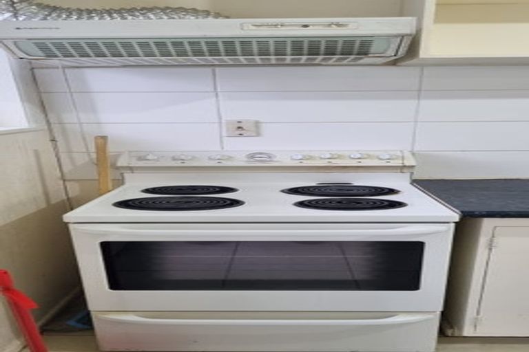 Photo of property in 85 Lincoln Road, Henderson, Auckland, 0610