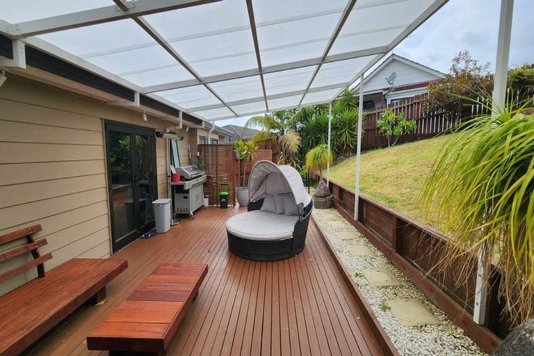 Photo of property in 2 Broadfield Street, Massey, Auckland, 0614
