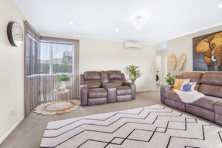 Photo of property in 15 Satchmo Place, Rototuna North, Hamilton, 3210