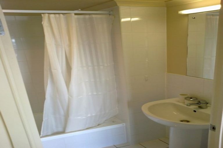 Photo of property in The Rennaissance, 11i/18 Ronwood Avenue, Manukau, Auckland, 2104