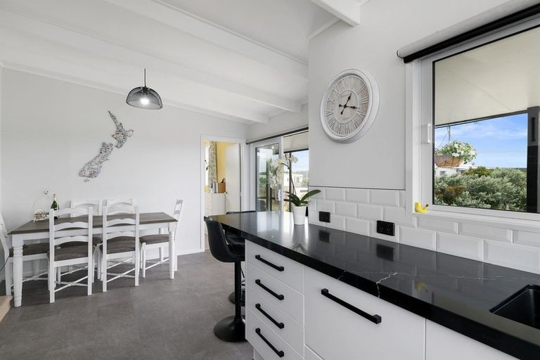 Photo of property in 122 Seabury Avenue, Foxton Beach, Foxton, 4815