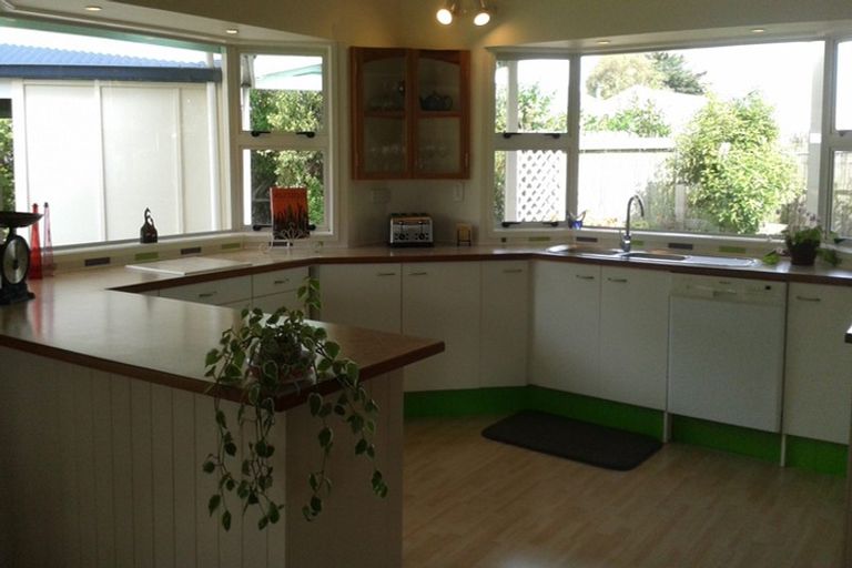 Photo of property in 46 Grey Street, Woodville, 4920