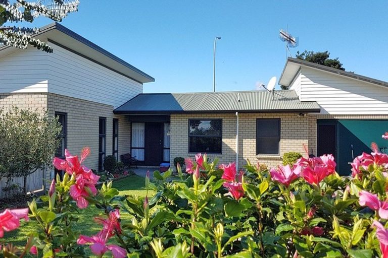 Photo of property in 71 Pyle Road West, One Tree Point, 0118