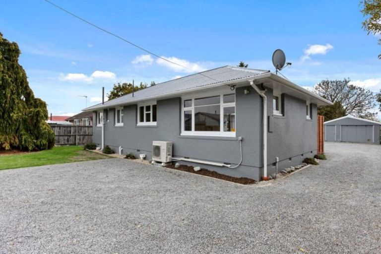 Photo of property in 47 Wainoni Road, Wainoni, Christchurch, 8061
