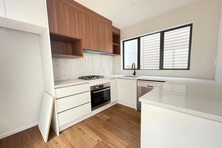 Photo of property in 18 Hea Road, Hobsonville, Auckland, 0616