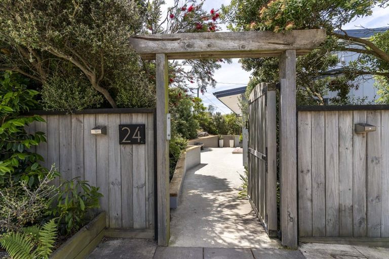 Photo of property in 24 Queen Street, Brighton, Dunedin, 9035
