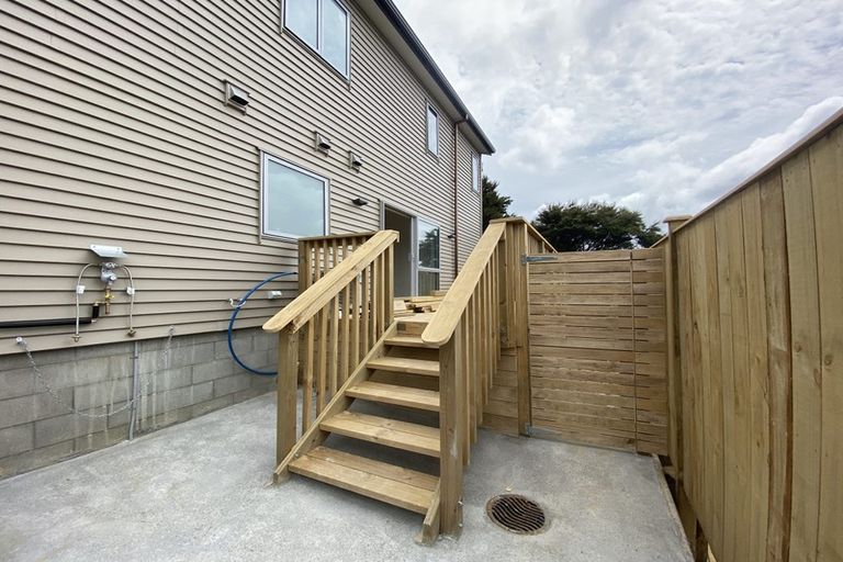 Photo of property in 22 Lorikeet Place, Unsworth Heights, Auckland, 0632