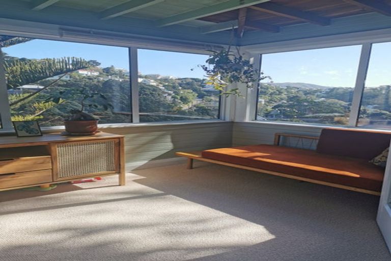 Photo of property in 56 Fairview Crescent, Kelburn, Wellington, 6012