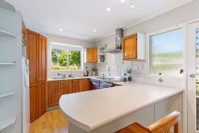 Photo of property in 18 Waterlea Avenue, Mangere Bridge, Auckland, 2022