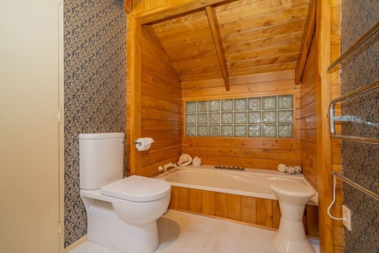 Photo of property in 8 Victoria Street, Whitianga, 3510