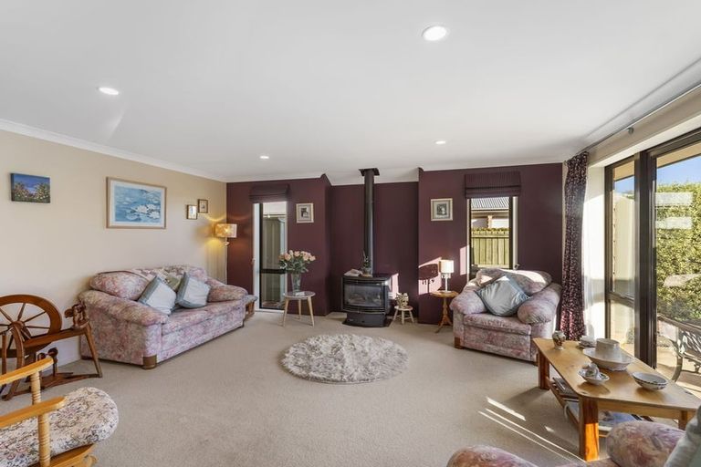 Photo of property in 20 Pohutukawa Crescent, Parklands, Christchurch, 8083