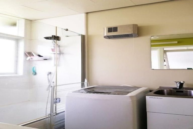 Photo of property in 10 Paramu Avenue, Birkdale, Auckland, 0626