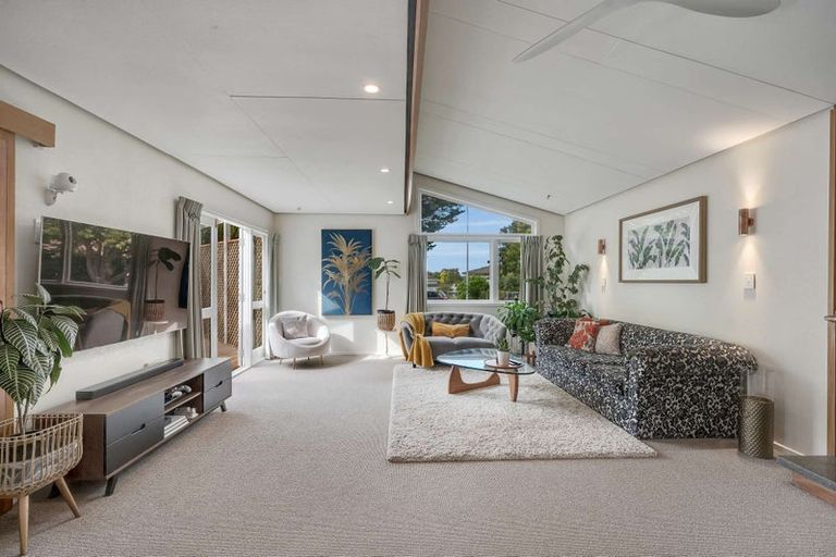 Photo of property in 42 Church Road, Taradale, Napier, 4112