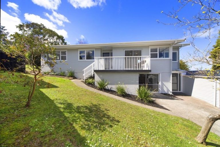 Photo of property in 9 Datura Place, Sunnynook, Auckland, 0620