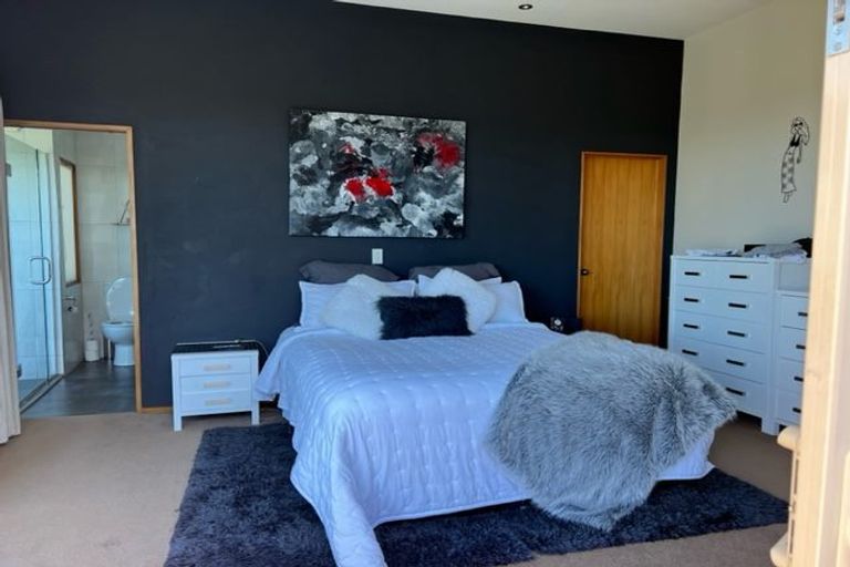 Photo of property in 52 Sunnyheights Road, Orewa, 0931