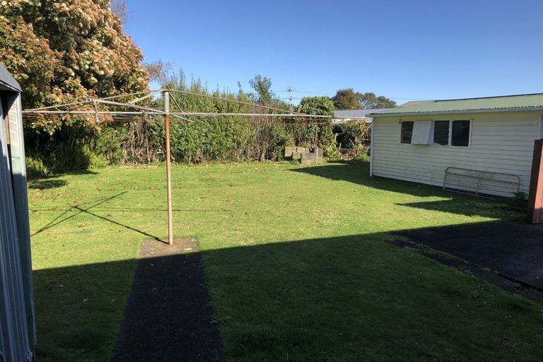 Photo of property in 11 Kennedy Place, Merrilands, New Plymouth, 4312