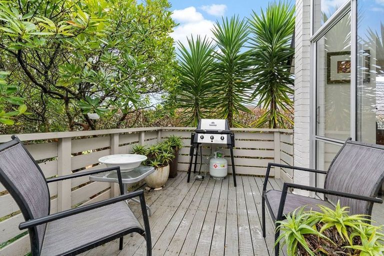 Photo of property in 1/19 Simon Ellice Drive, Bayview, Auckland, 0629