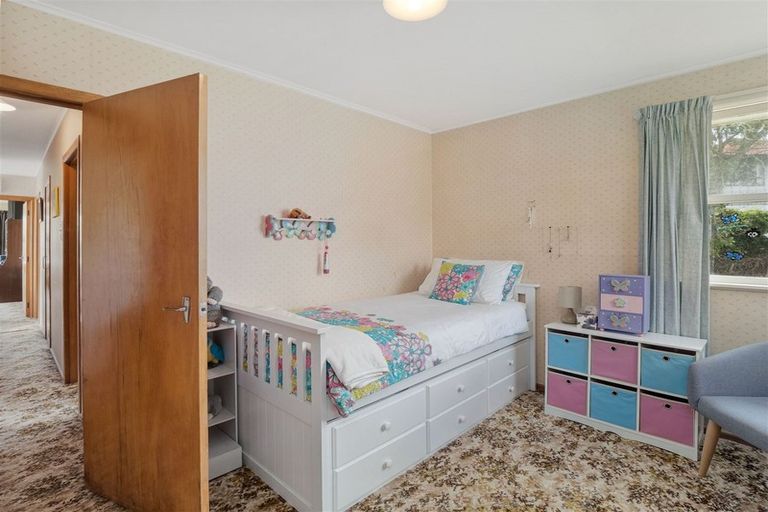 Photo of property in 37 Linwood Avenue, Forrest Hill, Auckland, 0620