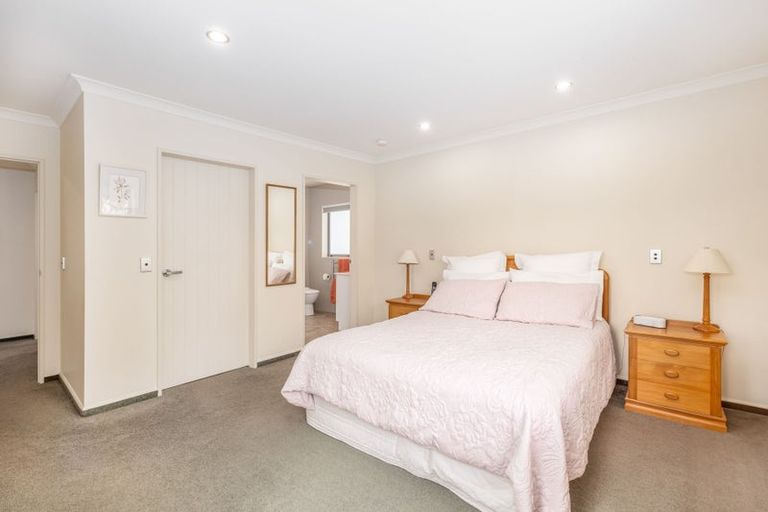 Photo of property in 21 Telford Way, Raumati Beach, Paraparaumu, 5032