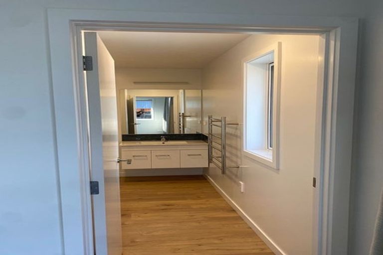 Photo of property in 106 Lipscombe Crescent, Havelock North, 4130