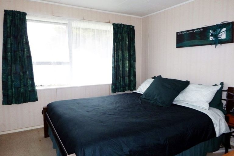 Photo of property in 32 Barton Street, Marton, 4710