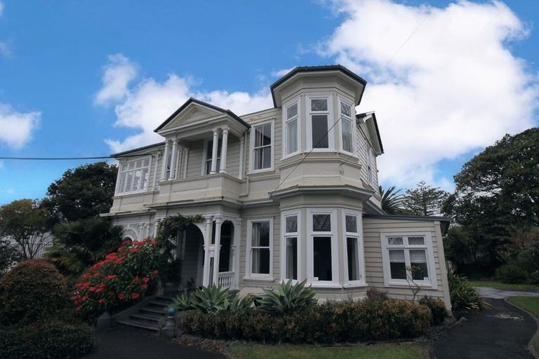 Photo of property in 9 Awanui Street, Birkenhead, Auckland, 0626