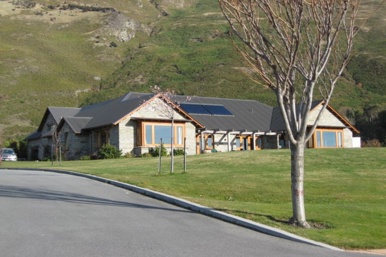 Photo of property in 11 Foxglove Heights, Wanaka, 9305