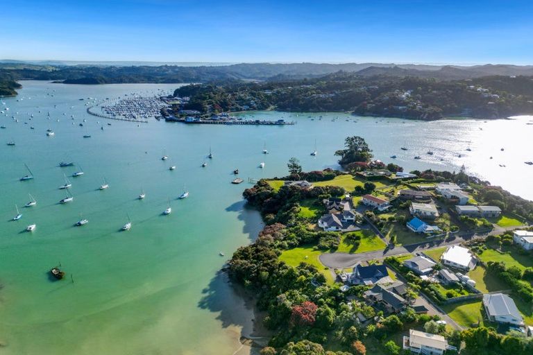 Photo of property in 15 Kakapu Road, Okiato, Russell, 0272