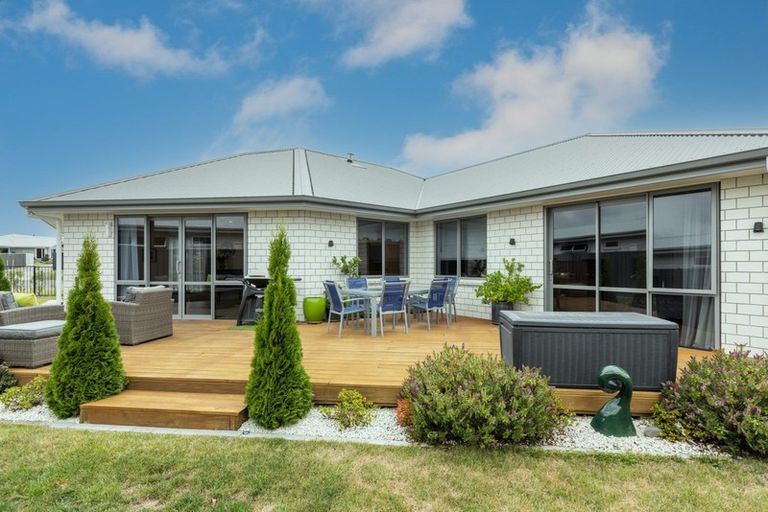 Photo of property in 7 Whakatomo Place, Havelock North, 4130