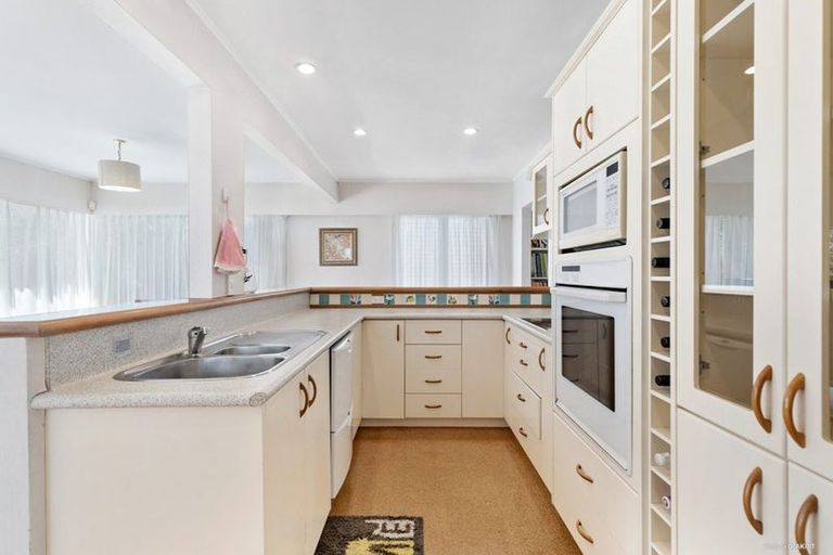 Photo of property in 11a Pax Avenue, Forrest Hill, Auckland, 0620