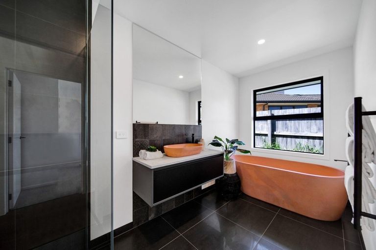 Photo of property in 10c Anderson Way, Highlands Park, New Plymouth, 4312