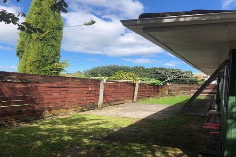 Photo of property in 1/59 Archibald Road, Kelston, Auckland, 0602