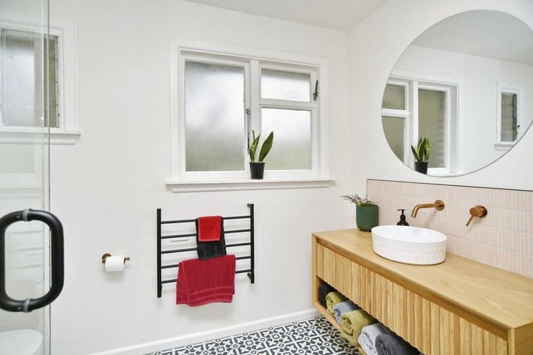 Photo of property in 95a Clarendon Terrace, Woolston, Christchurch, 8023