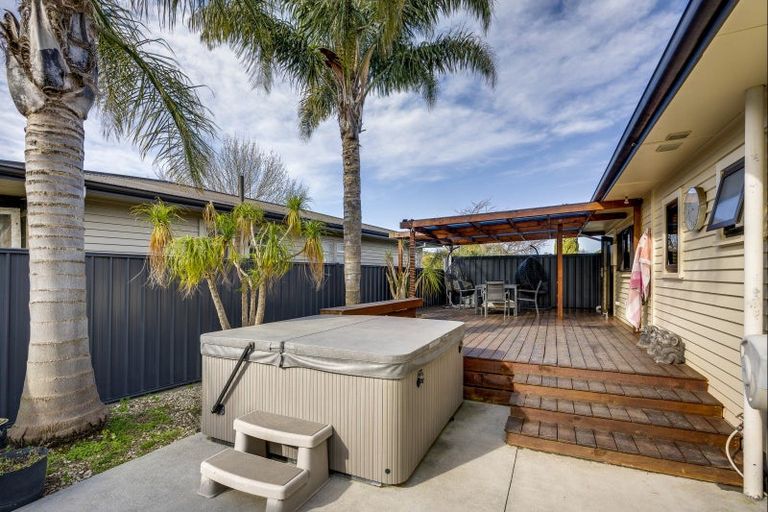 Photo of property in 76 Clarence Cox Crescent, Pirimai, Napier, 4112