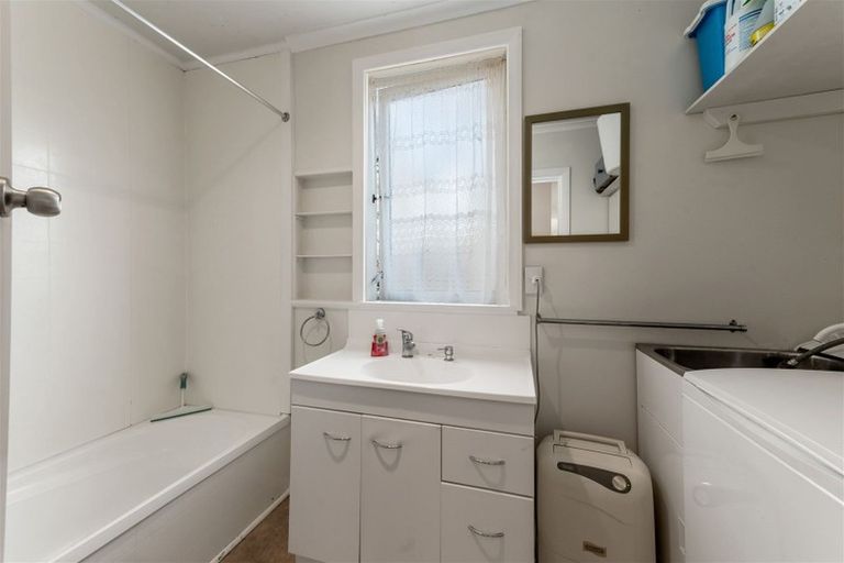 Photo of property in 64 Te Rangitautahanga Road, Turangi, 3334