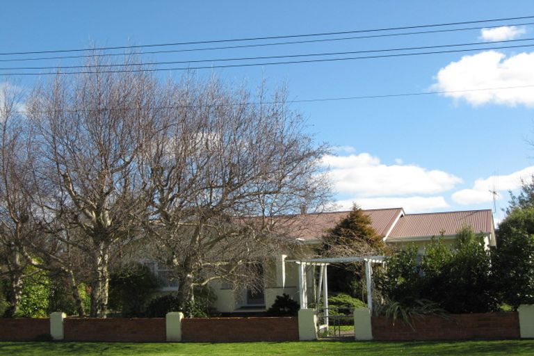 Photo of property in 12 Lyon Street, Marton, 4710