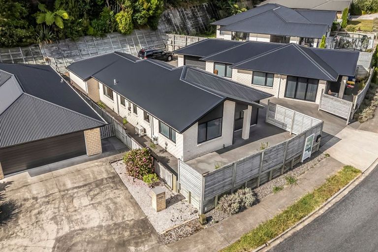 Photo of property in 8a Frederick Place, Whalers Gate, New Plymouth, 4310
