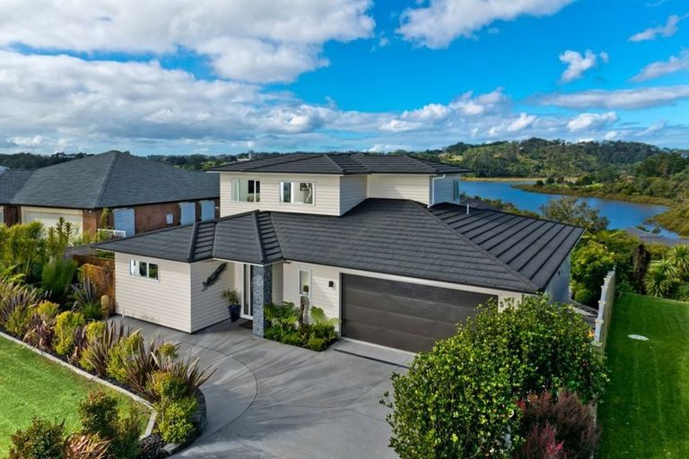 Photo of property in 82 Pohutukawa Parade, Riverhead, 0820