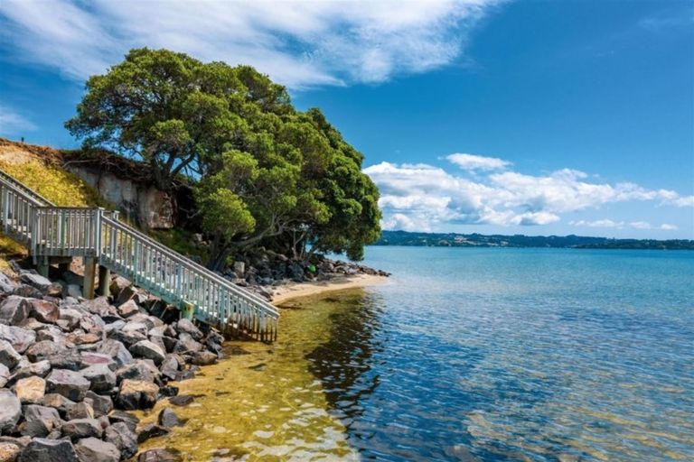 Photo of property in 34 Bermuda Place, One Tree Point, 0118