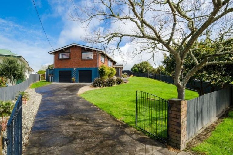 Photo of property in 23 Matua Road, Huapai, Kumeu, 0810