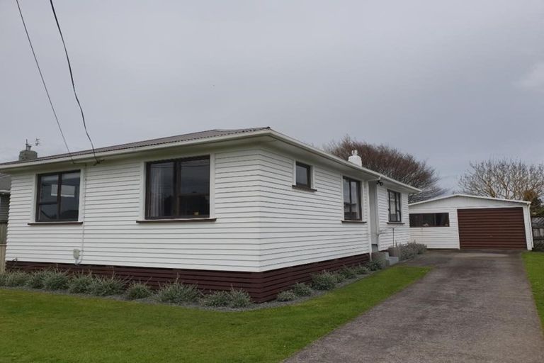 Photo of property in 14 Karaka Street, Merrilands, New Plymouth, 4312