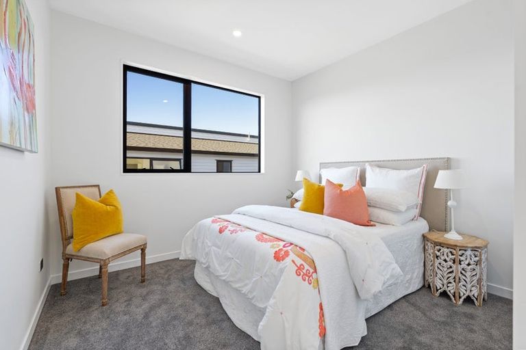 Photo of property in 36 Skulander Crescent, Orewa, 0931