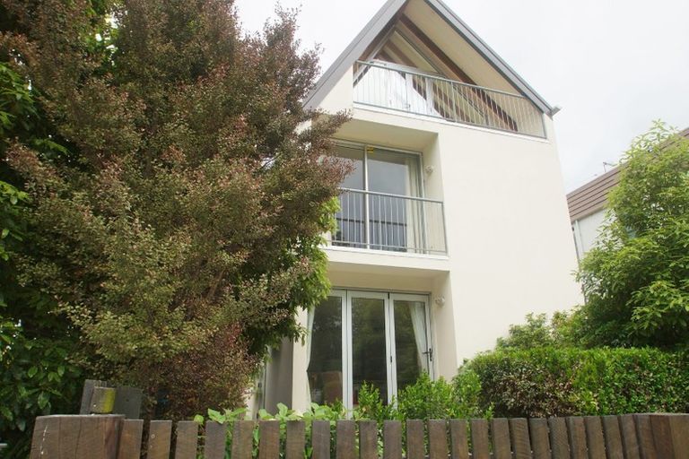 Photo of property in 6/32 Cranmer Square, Christchurch Central, Christchurch, 8013