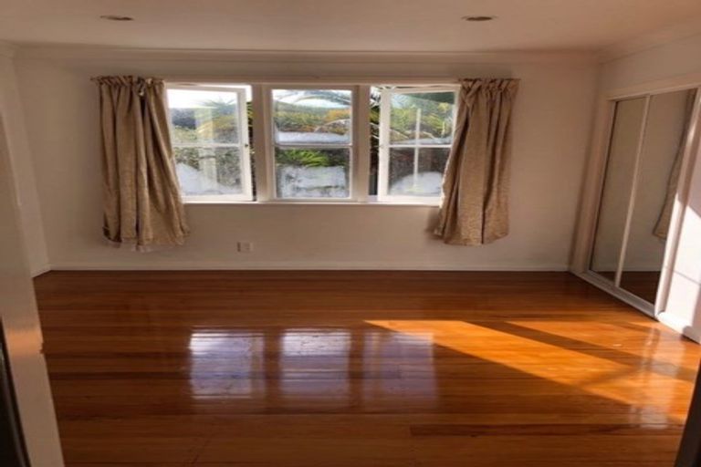Photo of property in 141 Seabrook Avenue, New Lynn, Auckland, 0600