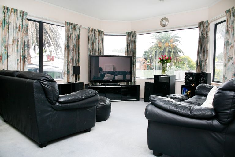 Photo of property in 45 Clevedon Road, Papakura, 2110