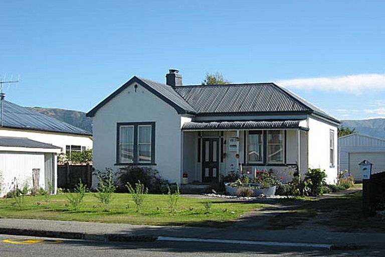 Photo of property in 78 Rhodes Street, Waimate, 7924