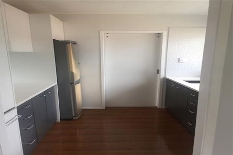 Photo of property in 2/26 Navigator Place, Papatoetoe, Auckland, 2025