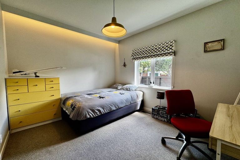 Photo of property in 16 Burnham Street, Seatoun, Wellington, 6022